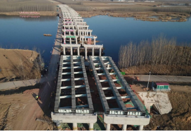 潍青高速潍河大桥建设使用防坠器